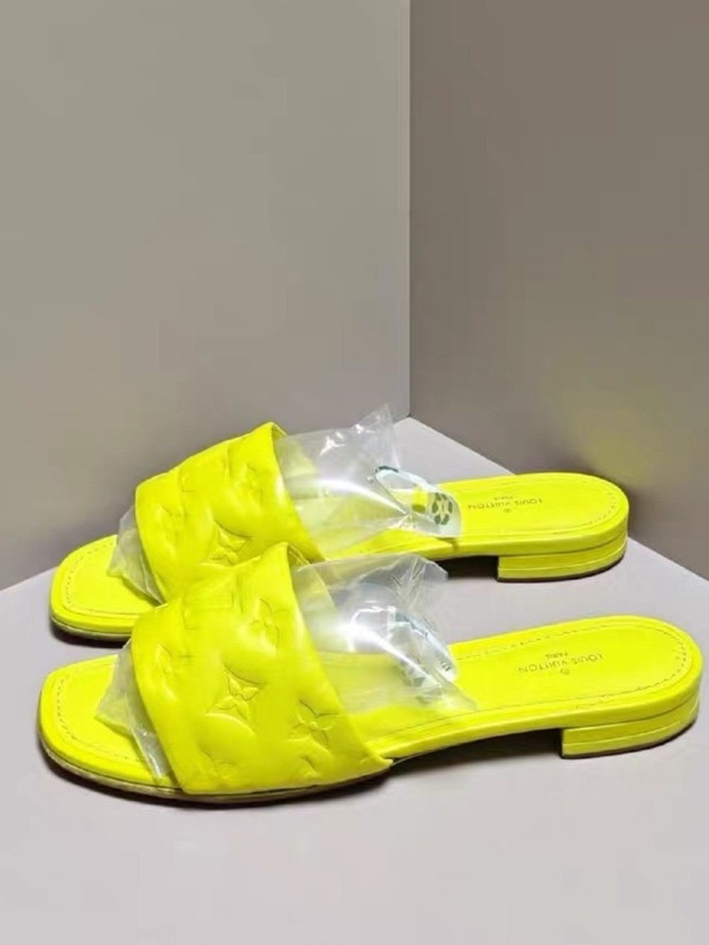 🚩steal Louis Vuitton Neon Yellow Quilted Slide Mules with Clear Strap